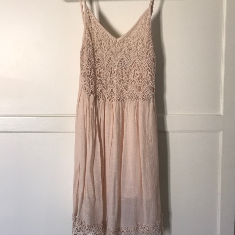 🎉 3/$15 🎉 Lacy pink summer dress 💗